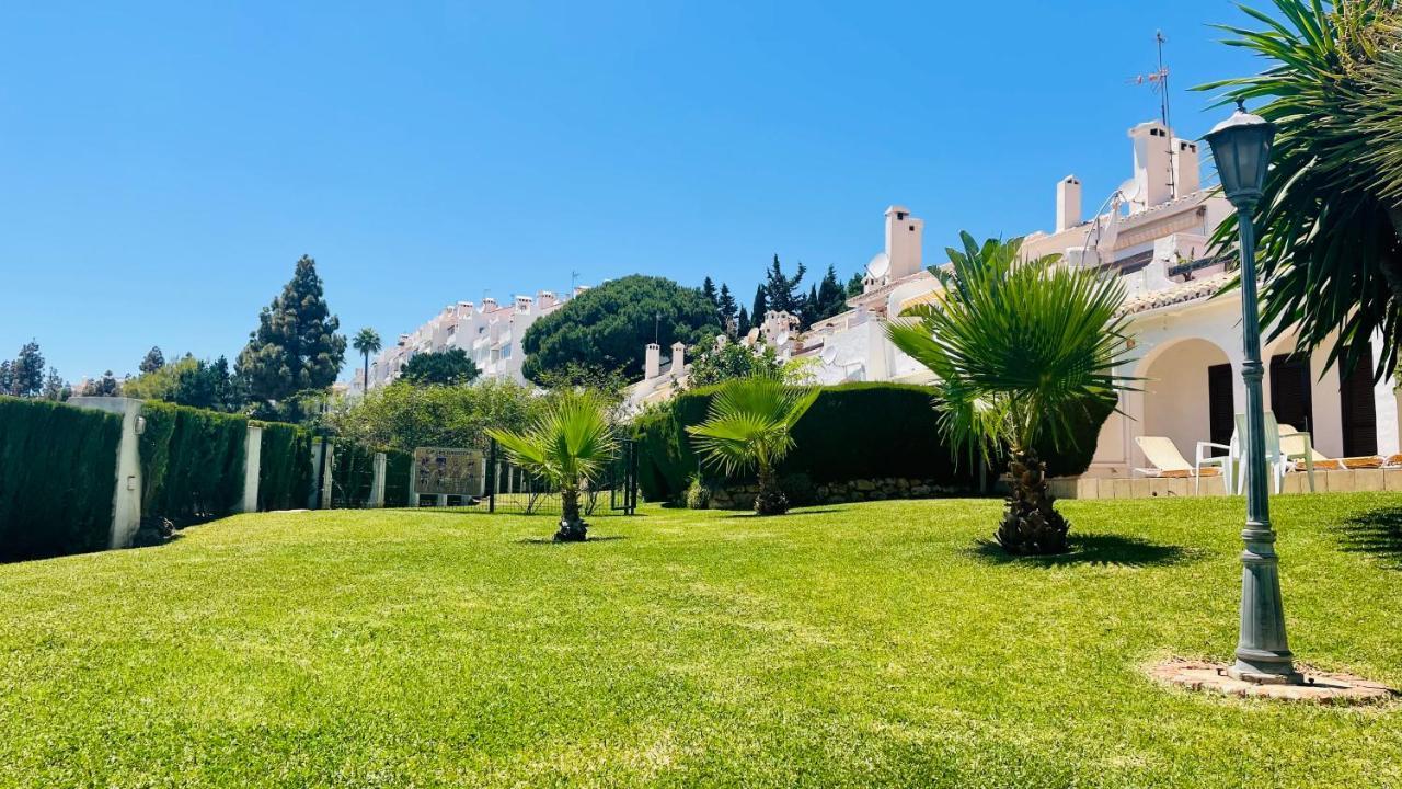 Modern Garden Apartment With A Fantastic Sea View And A Private Garden Sitio de Calahonda Esterno foto